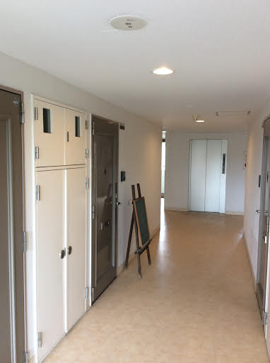 ボディケア前田のある7階フロア線路方向から撮影