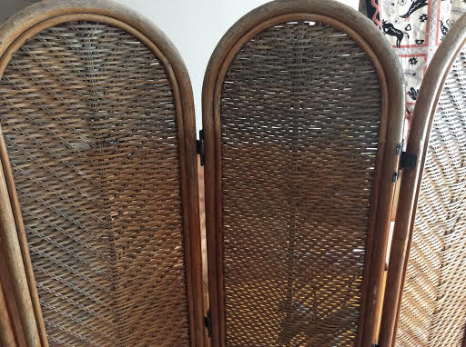 ボディケア前田施術スペースと待合スペースの仕切り用つい立て